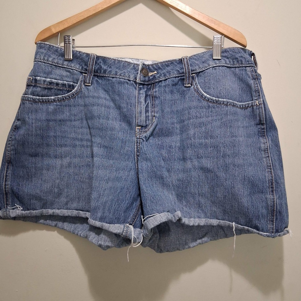 Hollister Low-Rise Baggy Shorts Medium Wash Blue Denim Frayed Hem Size 14 W32